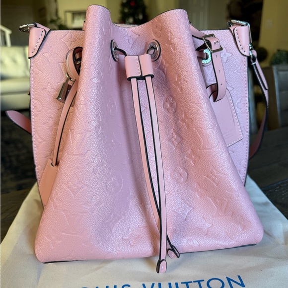LV Muria Embossed Pink Bucket Bag Branded Handle, Jasmin Monogram Crossbody New - Picture 5 of 17